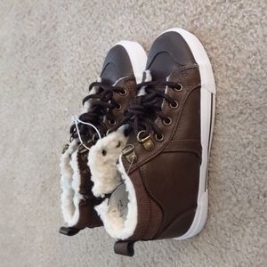 US Sports Fleece Boots